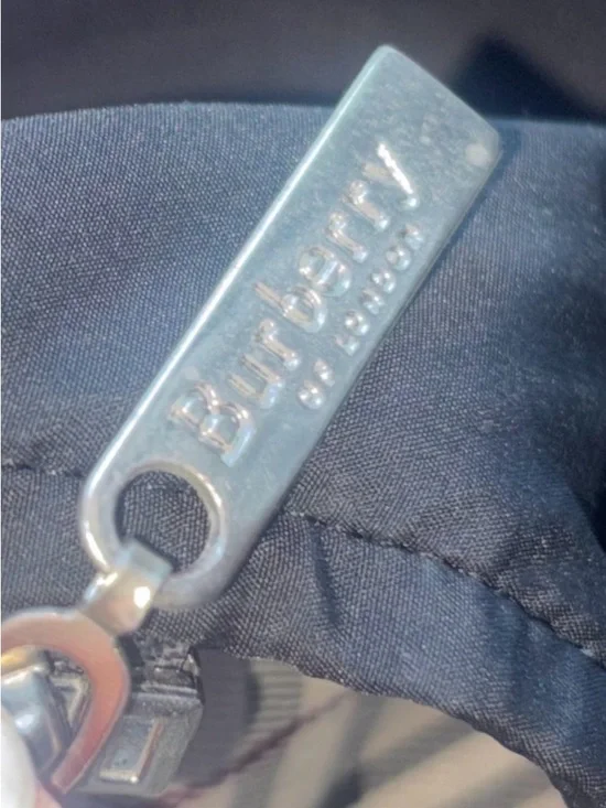 Burberry Black Spring Coat with Beige Check Lining - Picture 6 of 8